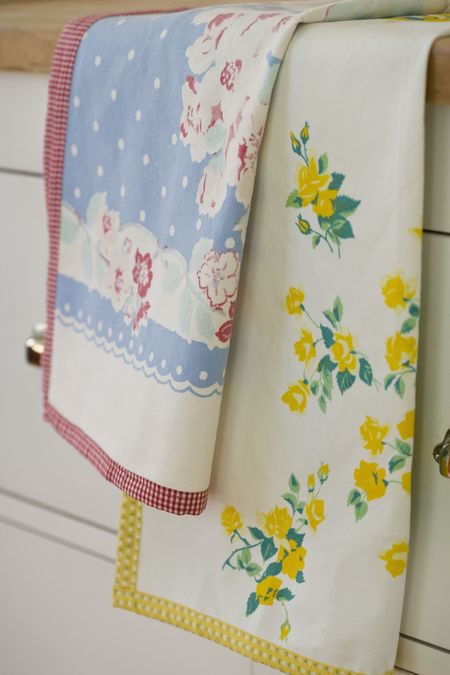 How to Make Dish Towels from Vintage Tablecloths