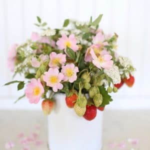 How to Make a Floral Arrangement with Strawberries