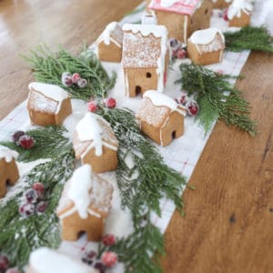 Gingerbread House Centerpiece Tablerunner